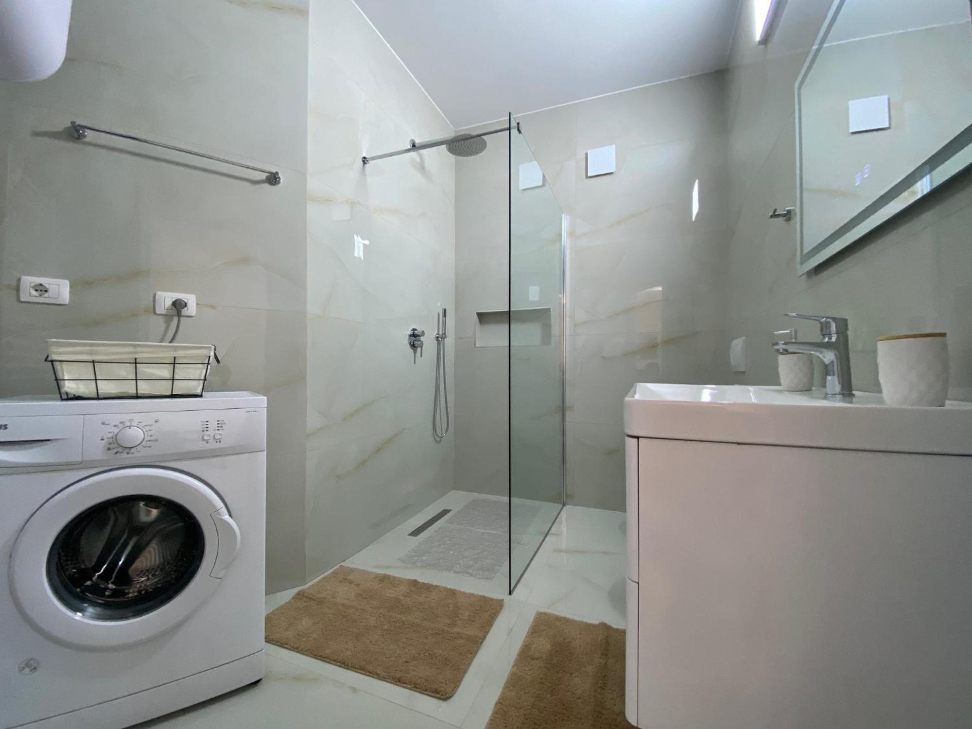 Central Cozy Apartment Тирана Екстер'єр фото