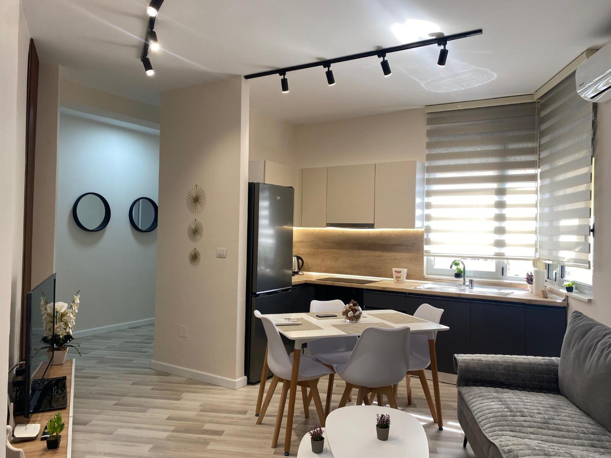 Central Cozy Apartment Тирана Екстер'єр фото